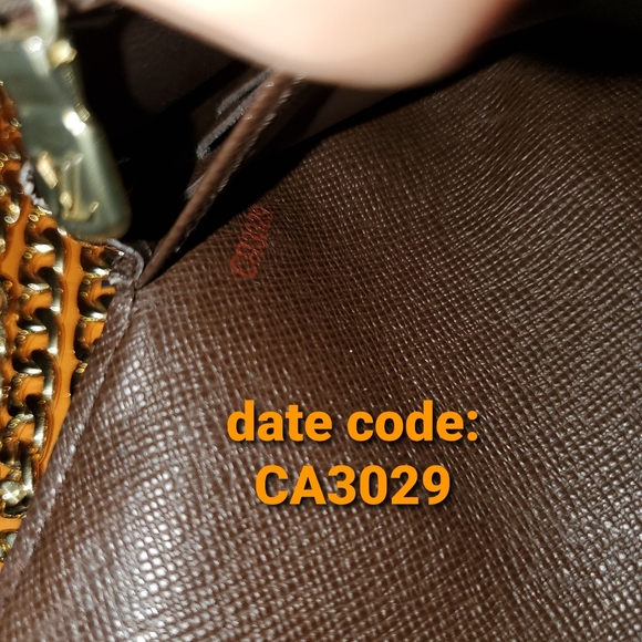 🤎Auth Louis Vuitton Damier Ebene Sarah Wallet 🤎 - Picture 11 of 16